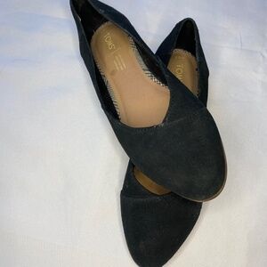 TOMS Women's Slip-On Suede Flat Black Pointed Toe Size 8.5